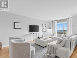 2206 - 18 SOMMERSET WAY Toronto, ON M2N 6X5