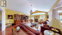 Stunning family room with vaulted ceiling - 