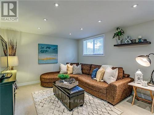 273 Kenwood Avenue, Burlington, ON - Indoor Photo Showing Living Room