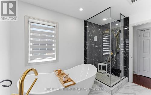 Ensuite bath - 1665 Asgard Drive, Mississauga, ON - Indoor Photo Showing Bathroom