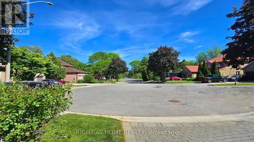 Located on a Cul-de-Sac - 1665 Asgard Drive, Mississauga, ON - Outdoor