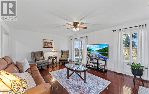 Bright & Inviting Family Room - 1665 Asgard Drive, Mississauga, ON - Indoor Photo Showing Living Room