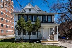 29 PEEL STREET Barrie, ON L4M 3K9