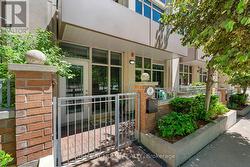 9 BASTION STREET Toronto, ON M5V 1A4