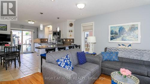 Open Concept - 36 Benjamin Lane, Barrie, ON - Indoor Photo Showing Living Room