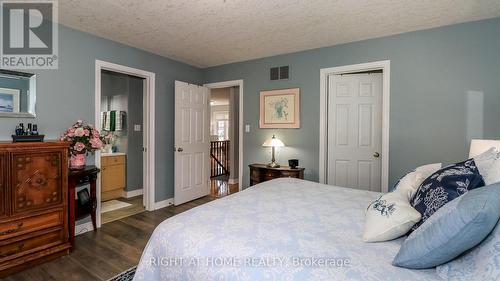 Semi Ensuite Bath to Primary Bedroom - 36 Benjamin Lane, Barrie, ON - Indoor Photo Showing Bedroom