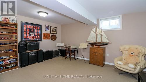 Holds a King Size Bed - 36 Benjamin Lane, Barrie, ON - Indoor Photo Showing Other Room