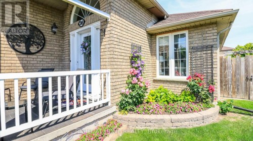 Amazing Perrenials - 36 Benjamin Lane, Barrie, ON - Outdoor With Deck Patio Veranda