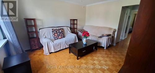 38 MADELAINE AVENUE , Toronto, Ontario M1L 2X7 5