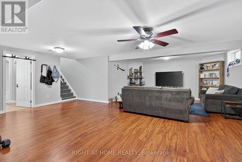 3 Player Drive, Barrie, ON - Indoor Photo Showing Living Room