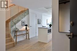 604 - 2720 DUNDAS STREET W Toronto, ON M6P 0C3