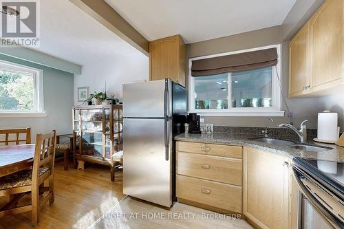 907 Fourth Street, Mississauga, ON - Indoor Photo Showing Kitchen With Double Sink