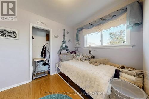 907 Fourth Street, Mississauga, ON - Indoor Photo Showing Bedroom