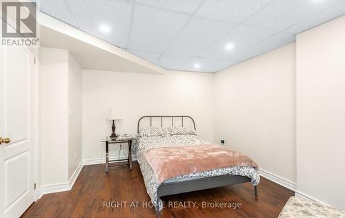 3081 Baron Drive, Mississauga, ON - Indoor Photo Showing Bedroom