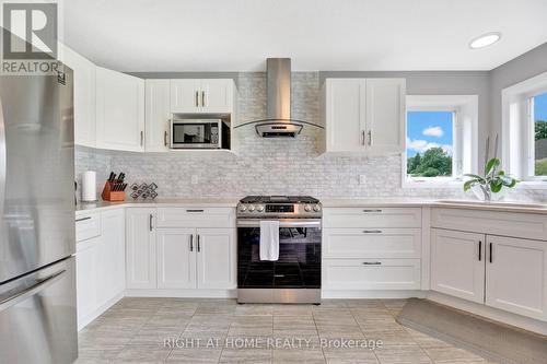 135 Stephenson Way, Minto, ON - Indoor Photo Showing Kitchen With Upgraded Kitchen