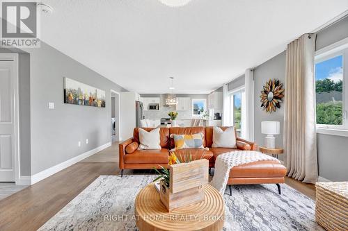 135 Stephenson Way, Minto, ON - Indoor Photo Showing Living Room