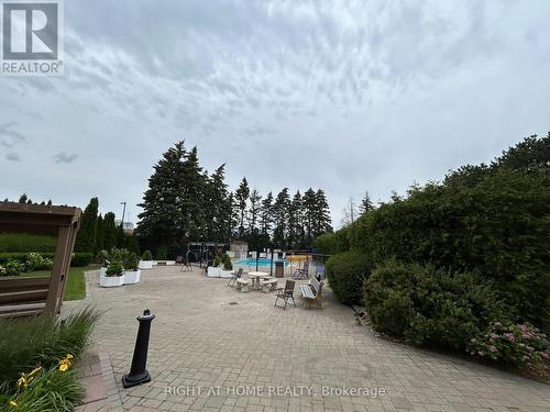 201 - 7460 Bathurst, Vaughan, ON - Outdoor