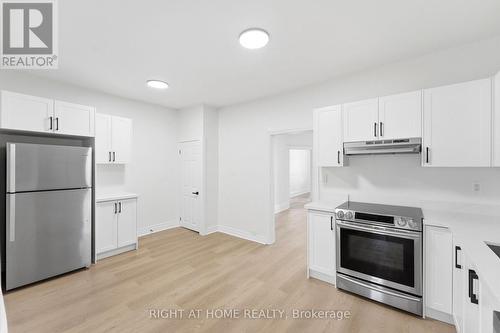 522 Cannon Street E, Hamilton, ON - Indoor Photo Showing Kitchen