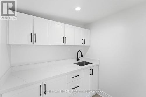 522 Cannon Street E, Hamilton, ON - Indoor Photo Showing Kitchen