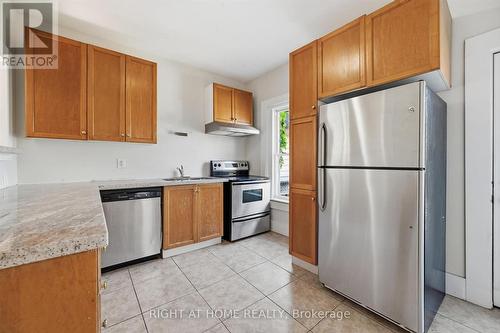 343 Cumberland Avenue, Hamilton, ON - Indoor Photo Showing Kitchen
