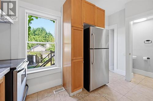 343 Cumberland Avenue, Hamilton, ON - Indoor Photo Showing Kitchen