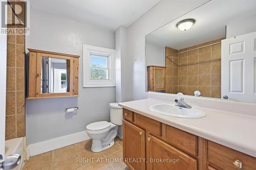 343 Cumberland Avenue, Hamilton, ON - Indoor Photo Showing Bathroom