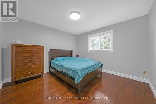2573 Oshkin Court, Mississauga, ON - Indoor Photo Showing Bedroom