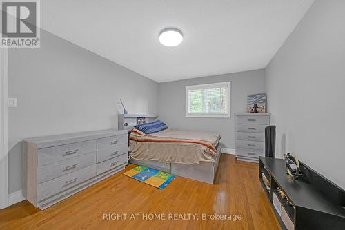 2573 Oshkin Court, Mississauga, ON - Indoor Photo Showing Bedroom