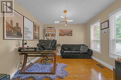 2573 Oshkin Court, Mississauga, ON - Indoor