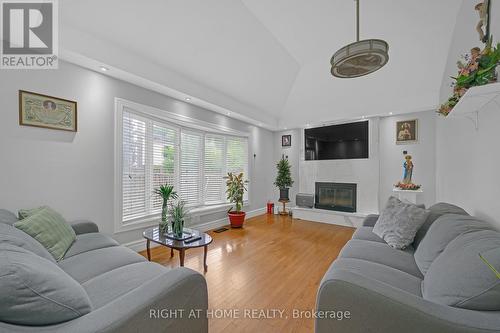 2573 Oshkin Court, Mississauga, ON - Indoor Photo Showing Living Room With Fireplace