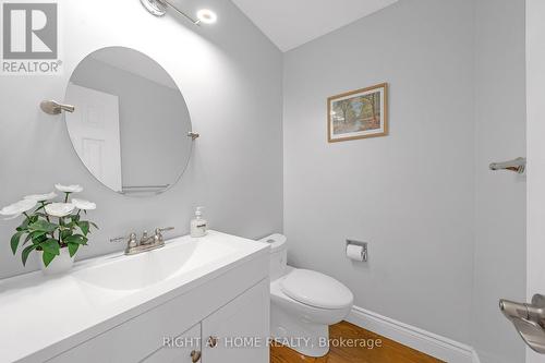 2573 Oshkin Court, Mississauga, ON - Indoor Photo Showing Bathroom