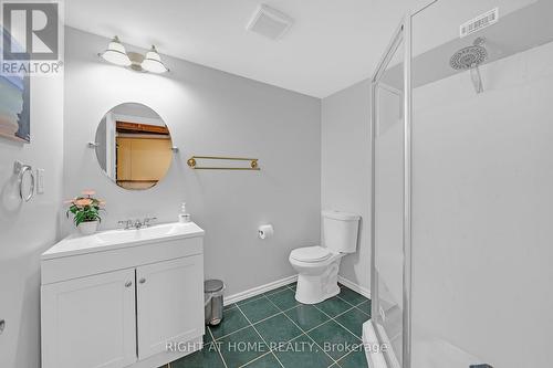 2573 Oshkin Court, Mississauga, ON - Indoor Photo Showing Bathroom