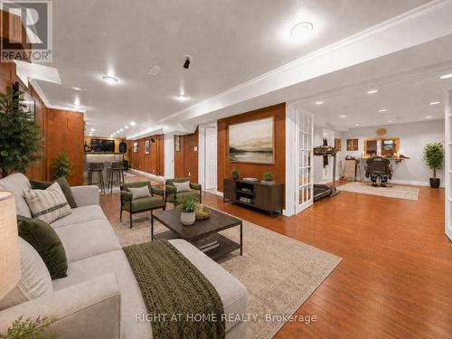 Virtual Staging - 2573 Oshkin Court, Mississauga, ON - Indoor Photo Showing Living Room