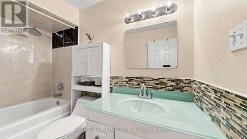 4 Harper Way, Markham, ON - Indoor Photo Showing Bathroom