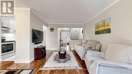 4 Harper Way, Markham, ON - Indoor Photo Showing Living Room