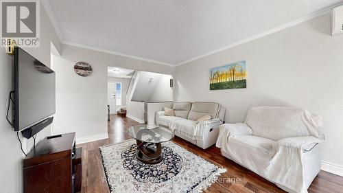 4 Harper Way, Markham, ON - Indoor Photo Showing Living Room