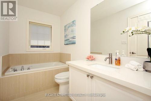 25 Sibella Way, Vaughan, ON - Indoor Photo Showing Bathroom