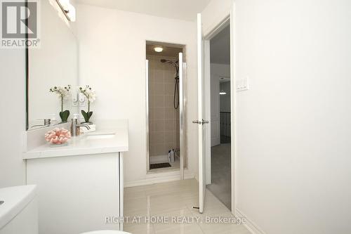 25 Sibella Way, Vaughan, ON - Indoor Photo Showing Bathroom