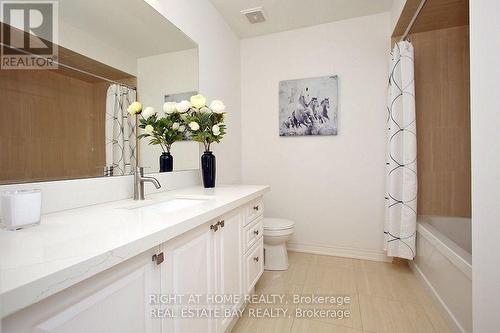 25 Sibella Way, Vaughan, ON - Indoor Photo Showing Bathroom