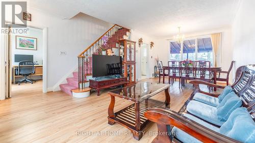82 Tower Drive, Toronto, ON - Indoor Photo Showing Living Room
