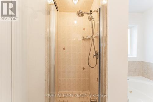 1133 Hickory Hollow Glen, Mississauga, ON - Indoor Photo Showing Bathroom