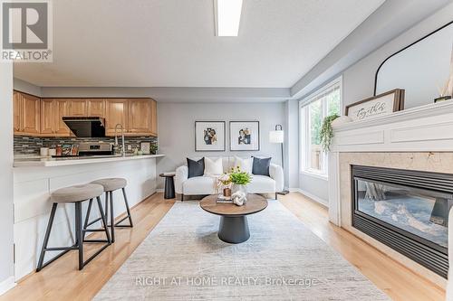 1133 Hickory Hollow Glen, Mississauga, ON - Indoor With Fireplace