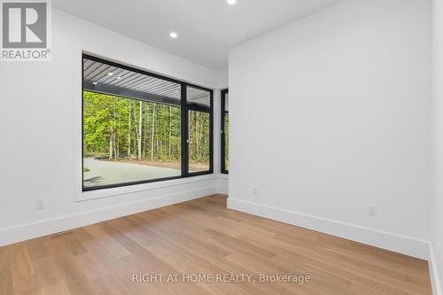 1318 Tiny Beaches Rd S Road, Tiny, ON - Indoor Photo Showing Other Room