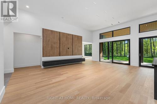 1318 Tiny Beaches Rd S Road, Tiny, ON - Indoor Photo Showing Other Room