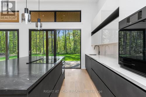 1318 Tiny Beaches Rd S Road, Tiny, ON - Indoor
