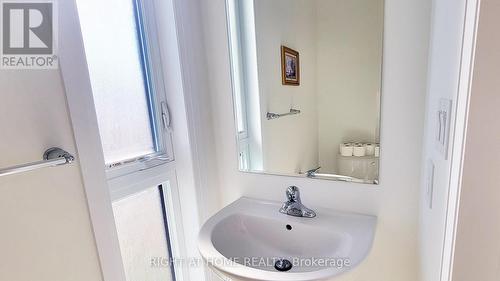 12 - 142 Foamflower Place, Waterloo, ON - Indoor Photo Showing Bathroom