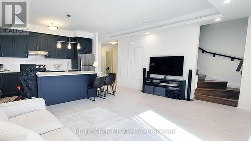 12 - 142 Foamflower Place, Waterloo, ON - Indoor