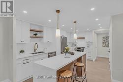 609 - 812 BURNHAMTHORPE ROAD Toronto, ON M9C 4W1