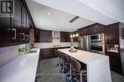 2088 Perran Drive, Mississauga, ON - Indoor Photo Showing Kitchen With Stainless Steel Kitchen With Upgraded Kitchen