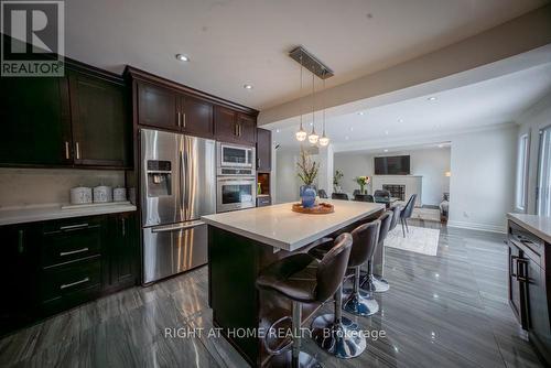 2088 Perran Drive, Mississauga, ON - Indoor Photo Showing Kitchen With Stainless Steel Kitchen